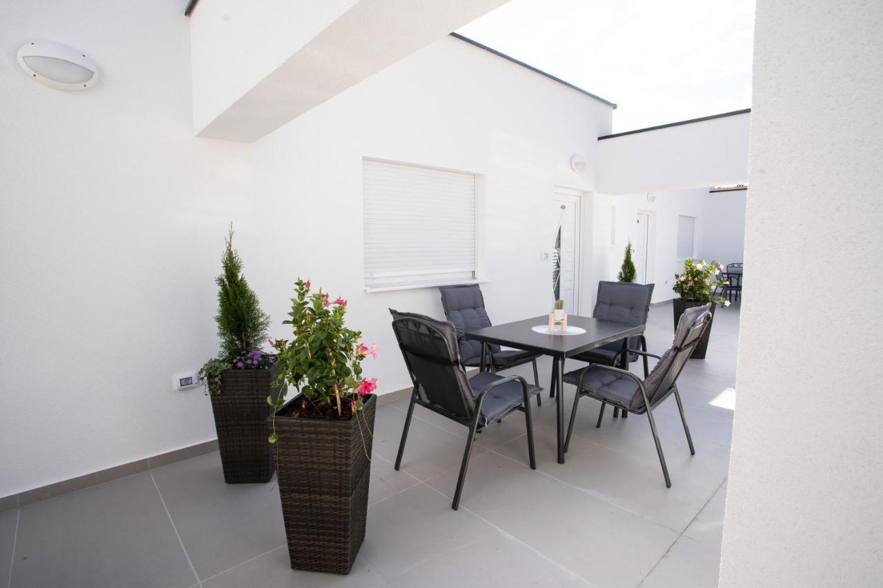Apartmani Centar Liyubuşka Dış mekan fotoğraf